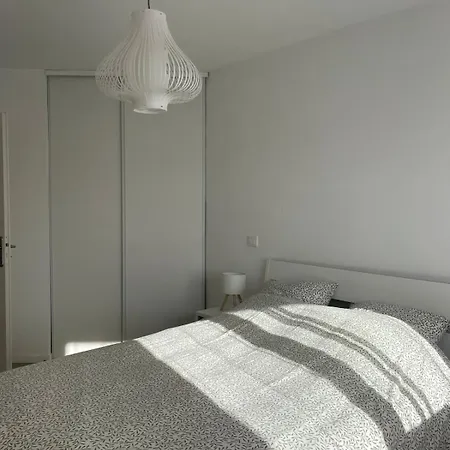 1 Bedroom With Terrace Close To Bordeaux Free Parking