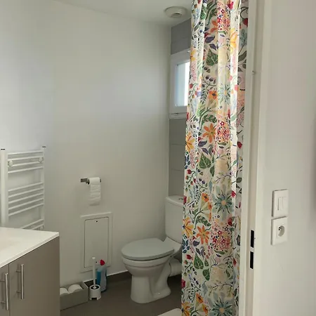 Appartamento 1 Bedroom With Terrace Close To Bordeaux Free Parking Cenon